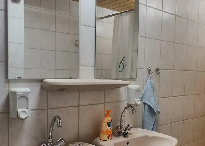 Wanderhuette Zum Bernhardsthal